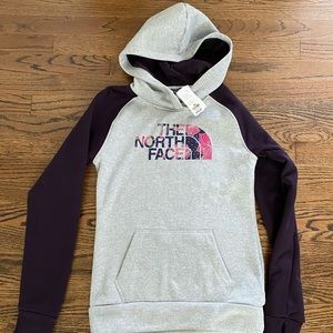 BNWT North Face Sweater XS